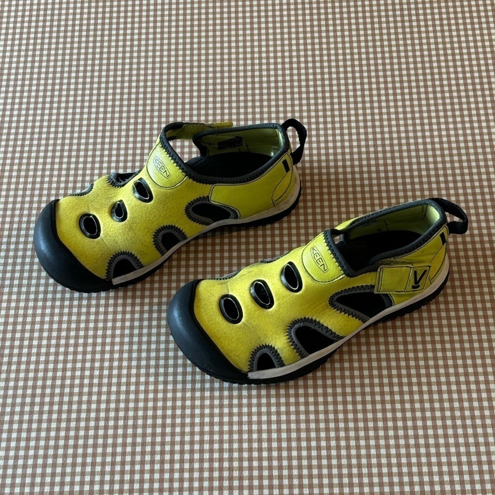 KEEN STINGRAY Water Sandals Shoes  Big Kids‎ Size 2